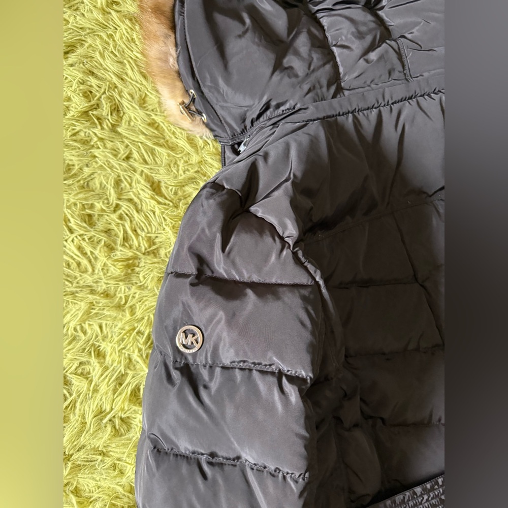Michael Kors - Women's Faux-Fur-Trim Hooded Belted Puffer Coat - Picture 7 of 11